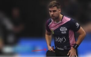 Darko Jorgic using Tibhar Shang Kun Hybrid AC against Vladimir Sidorenko