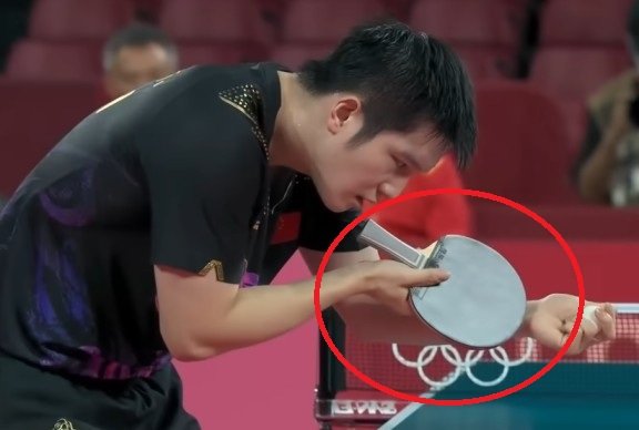 Fan Zhendong using Viscaria blade against Dimitrij Ovtcharov