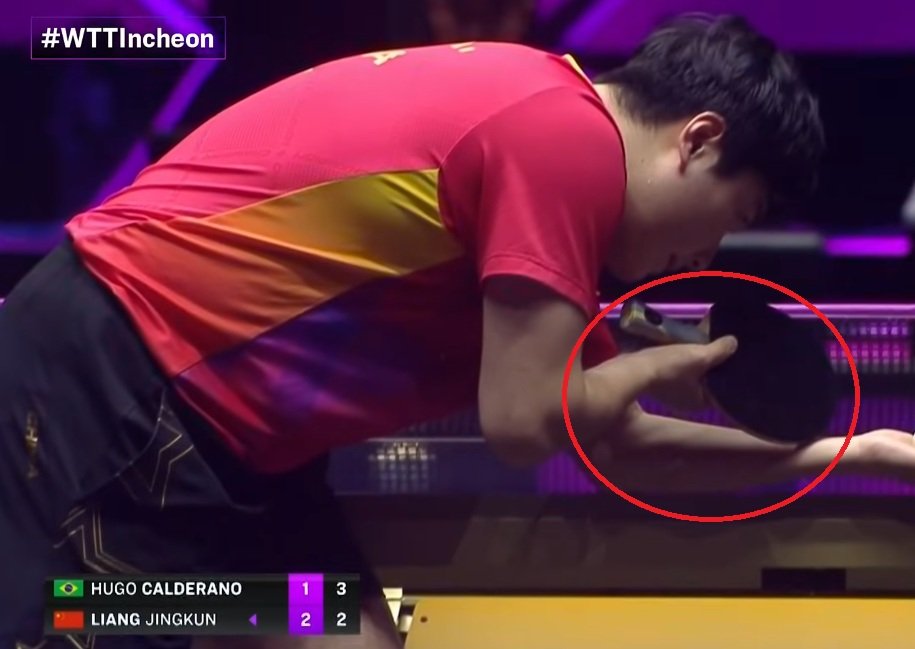 Liang Jingkun using DHS Hurricane Long against Hugo Calderano