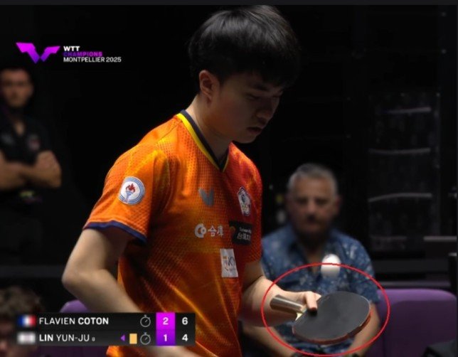 Lin Yun-Ju using Lin Yun-Ju Super ZLC against Flavien Coton