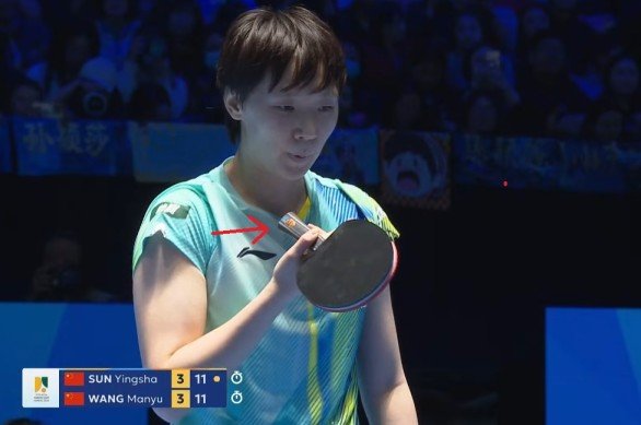 Wang Manyu using Fan Zhendong ALC against Sun Yingsha