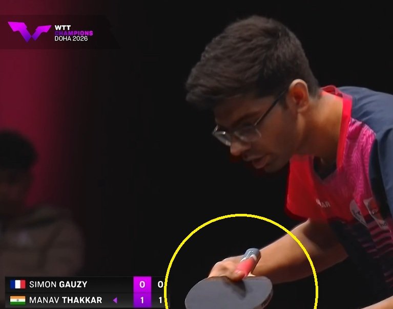 Manav Thakkar using Felix Lebrun Hyper Carbon against Simon Gauzy