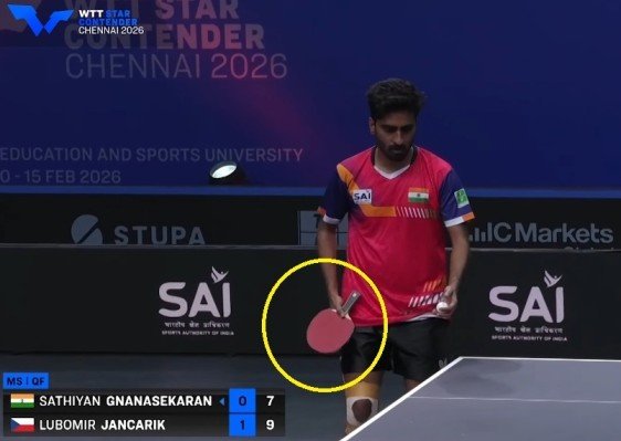 Sathiyan Gnanasekaran using Viscaria Super ALC against Lubomir Jancarik