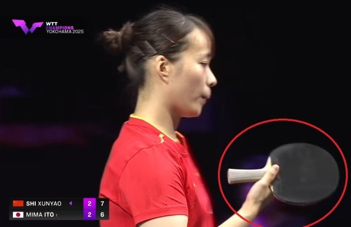 Shi Xunyao using Viscaria against Mima Ito