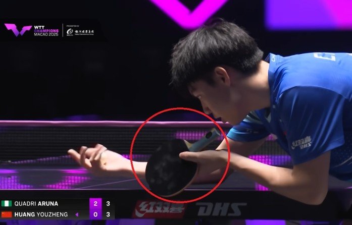 Huang Youzheng using DHS Hurricane Long against Quadri Aruna