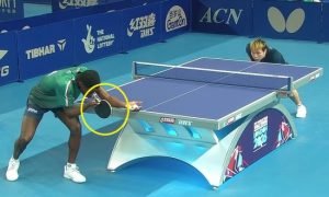 John Oyebode using Andro Synteliac ZCO against Wong Qi Shen